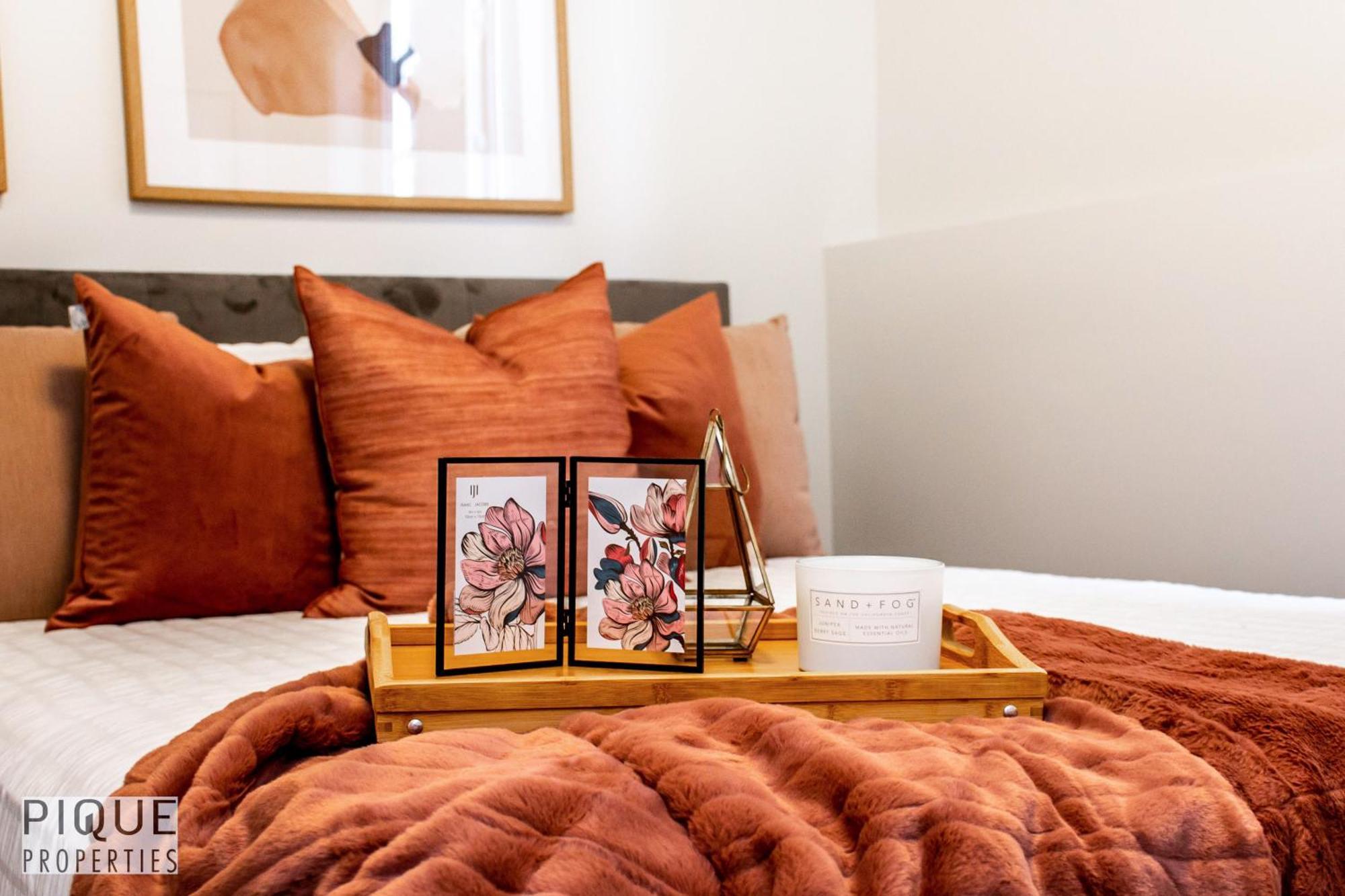 Stunning Modern Suite - King Bed - Free Parking & Netflix - Fast Wi-Fi - Long Stays Welcome 에드먼턴 객실 사진